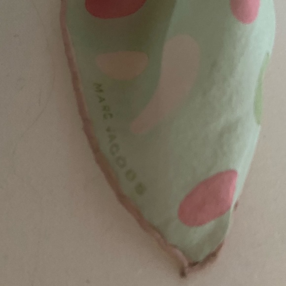 Authentic Marc Jacobs pastel silk square scarf - Picture 3 of 5